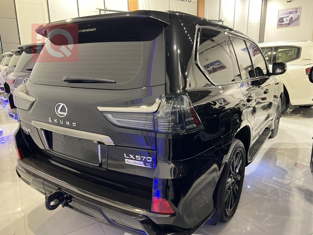 Lexus LX